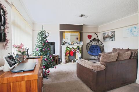 3 bedroom semi-detached house for sale, Summergangs Drive, Thorngumbald, Hull, HU12 9PW