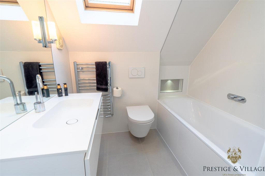 Bedroom 3 - En suite