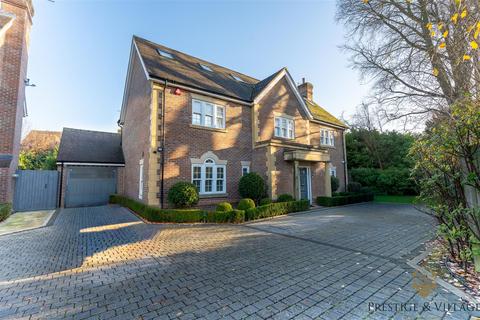 5 bedroom detached house for sale, Spencer Close, Radlett