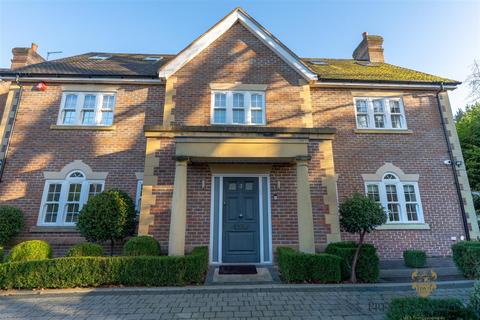 5 bedroom detached house for sale, Spencer Close, Radlett