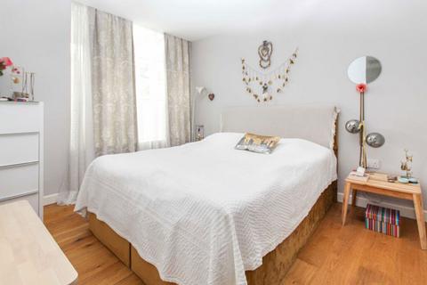 1 bedroom flat to rent, Chertsey Road, Twickenham TW1