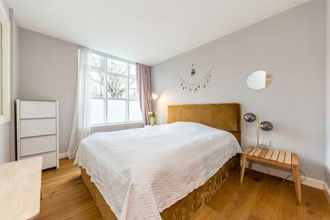 1 bedroom flat to rent, Chertsey Road, Twickenham TW1