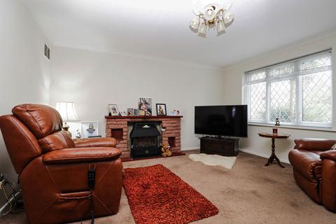 3 bedroom link detached house for sale, Hunters Way, Chelmsford, CM1