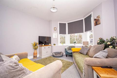2 bedroom flat for sale, St. Thomass Road, Hastings