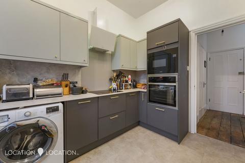 2 bedroom flat to rent, Lordship Park, London, N16
