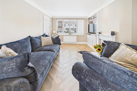 3 bedroom terraced house to rent, Epping Walk, Furnace Green, Crawley