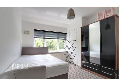 1 bedroom in a house share to rent, Greenford, UB6