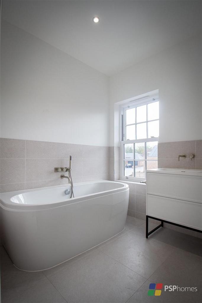 Master Ensuite