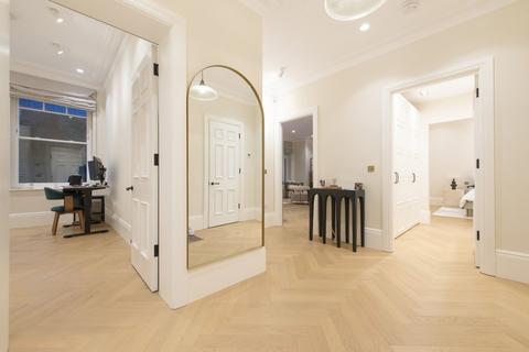 2 bedroom apartment to rent, Netherhall Gardens, Hampstead, NW3