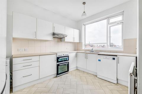 3 bedroom flat to rent, Sheen Lane, East Sheen, SW14