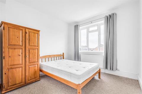 3 bedroom flat to rent, Sheen Lane, East Sheen, SW14