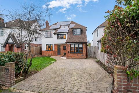 3 bedroom detached house to rent, Vincent Road, Stoke D'abernon, KT11