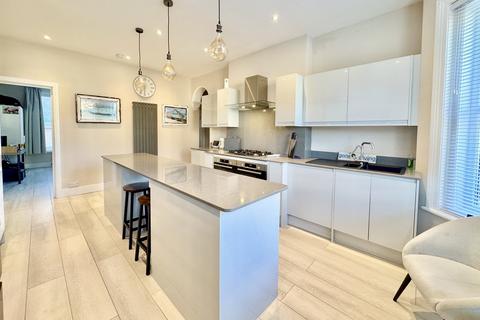 4 bedroom apartment for sale, Herbert Road, Alum Chine, Westbourne, BH4