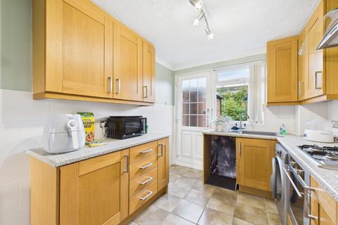 3 bedroom end of terrace house for sale, Clanthorpe, Hull, HU6 9HE
