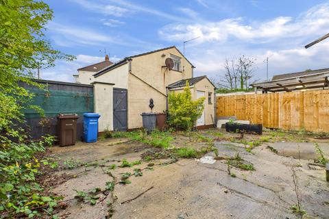3 bedroom semi-detached house for sale, County Road South, Hull, HU5 5LZ