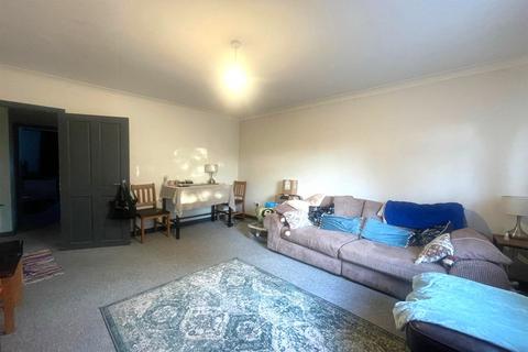 2 bedroom apartment for sale, Barnes Court, Durham Avenue, Woodford Green, IG8