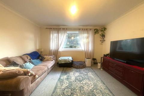 2 bedroom apartment for sale, Barnes Court, Durham Avenue, Woodford Green, IG8