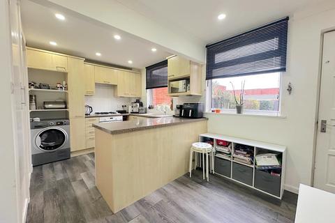3 bedroom terraced house for sale, Barnhurst Lane, Wolverhampton WV8