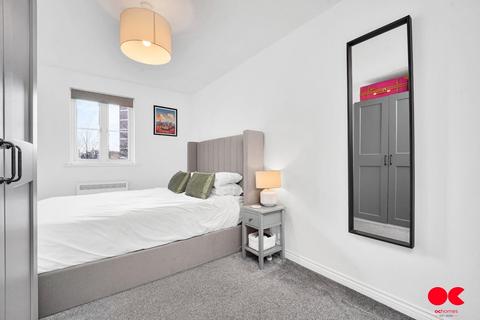 2 bedroom flat for sale, Kidman Close, Gidea Park RM2