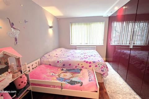 1 bedroom flat to rent, Mintern Close, Hedge Lane, Palmer Green N13