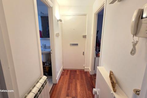 1 bedroom flat to rent, Mintern Close, Hedge Lane, Palmer Green N13