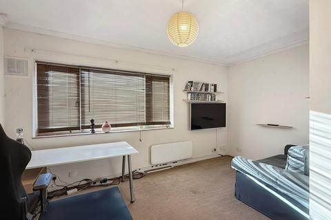 1 bedroom flat for sale, Clingoe Court, Elmstead Road, Colchester, CO4