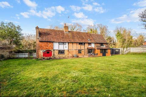 5 bedroom detached house for sale, Meldrum Close, Oxted RH8