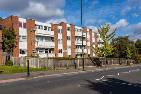 2 bedroom apartment to rent, Bishopsford Road, Surrey SM4
