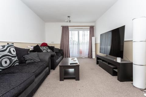2 bedroom apartment to rent, Bishopsford Road, Surrey SM4