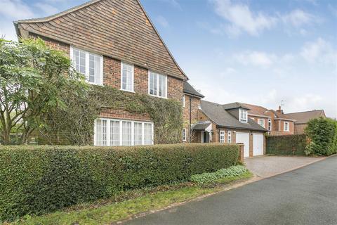 undefined, Aldenham Avenue, Radlett
