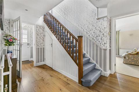 undefined, Aldenham Avenue, Radlett