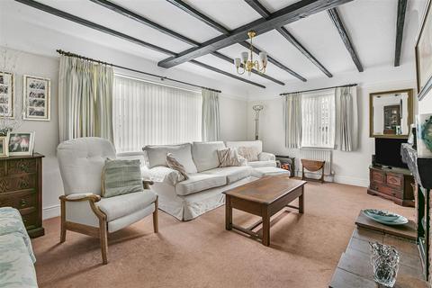 undefined, Aldenham Avenue, Radlett