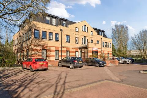 2 bedroom apartment to rent, Limetree Court, Bishop`s Stortford CM23