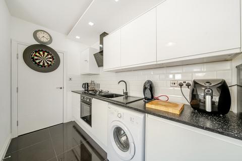 2 bedroom apartment to rent, Limetree Court, Bishop`s Stortford CM23