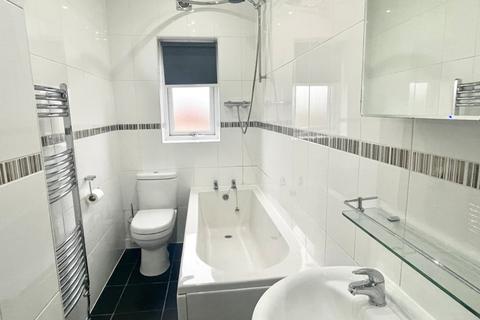 3 bedroom terraced house for sale, Oak Street, Morley LS27