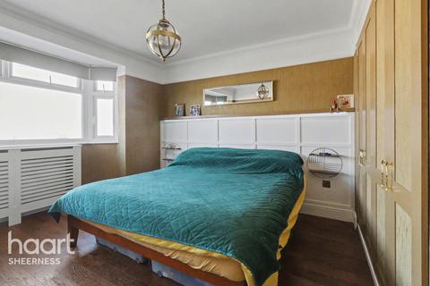 3 bedroom semi-detached house for sale, St Agnes Gardens, Sheerness