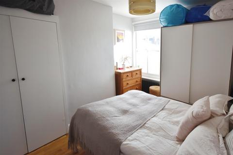undefined, Whitestile Road, Brentford