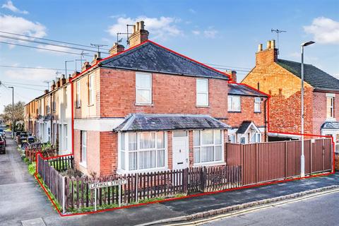 3 bedroom semi-detached house for sale, Lathkill Street, Market Harborough