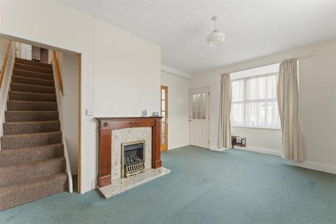 3 bedroom semi-detached house for sale, Lathkill Street, Market Harborough