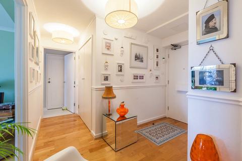 1 bedroom flat for sale, Winterton House, Deancross Street, Shadwell, London, E1