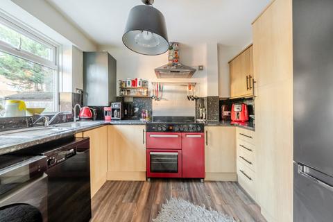 2 bedroom maisonette to rent, Simpson Road, Richmond, TW10