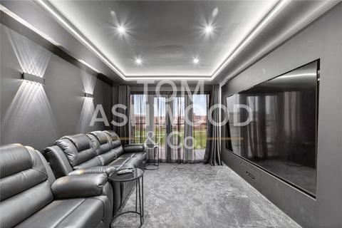 5 bedroom link detached house for sale, Bellhouse Avenue, Aveley, Essex, RM15