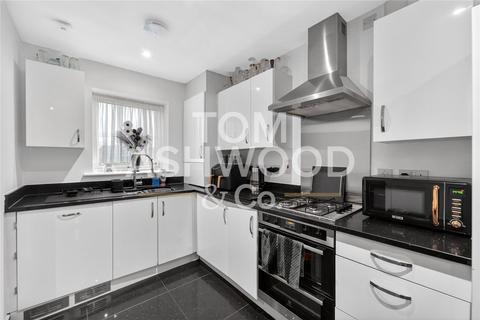 5 bedroom link detached house for sale, Bellhouse Avenue, Aveley, Essex, RM15
