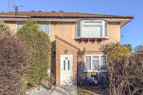 2 bedroom ground floor maisonette for sale, Pinner, Greater London HA5