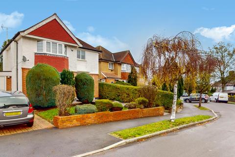 3 bedroom detached house for sale, Cuckoo Hill Road, Greater London HA5