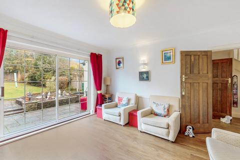 3 bedroom detached house for sale, Cuckoo Hill Road, Greater London HA5