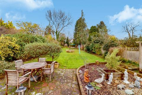 3 bedroom detached house for sale, Cuckoo Hill Road, Greater London HA5