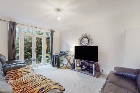 3 bedroom semi-detached house for sale, The Avenue, Middlesex HA5