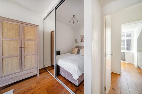 Studio for sale, Fitzneal Street, Acton, London, W12