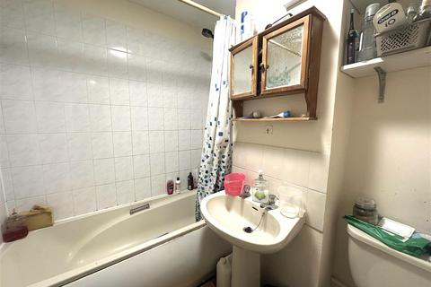 1 bedroom flat to rent, Essex Road, Watford WD17